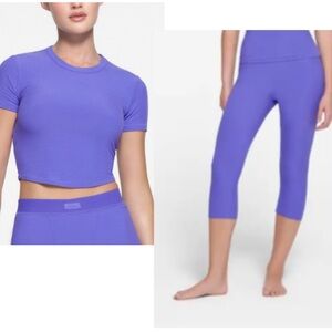 SKIMS Soft Lounge 2-piece set - Capri and Cropped Top